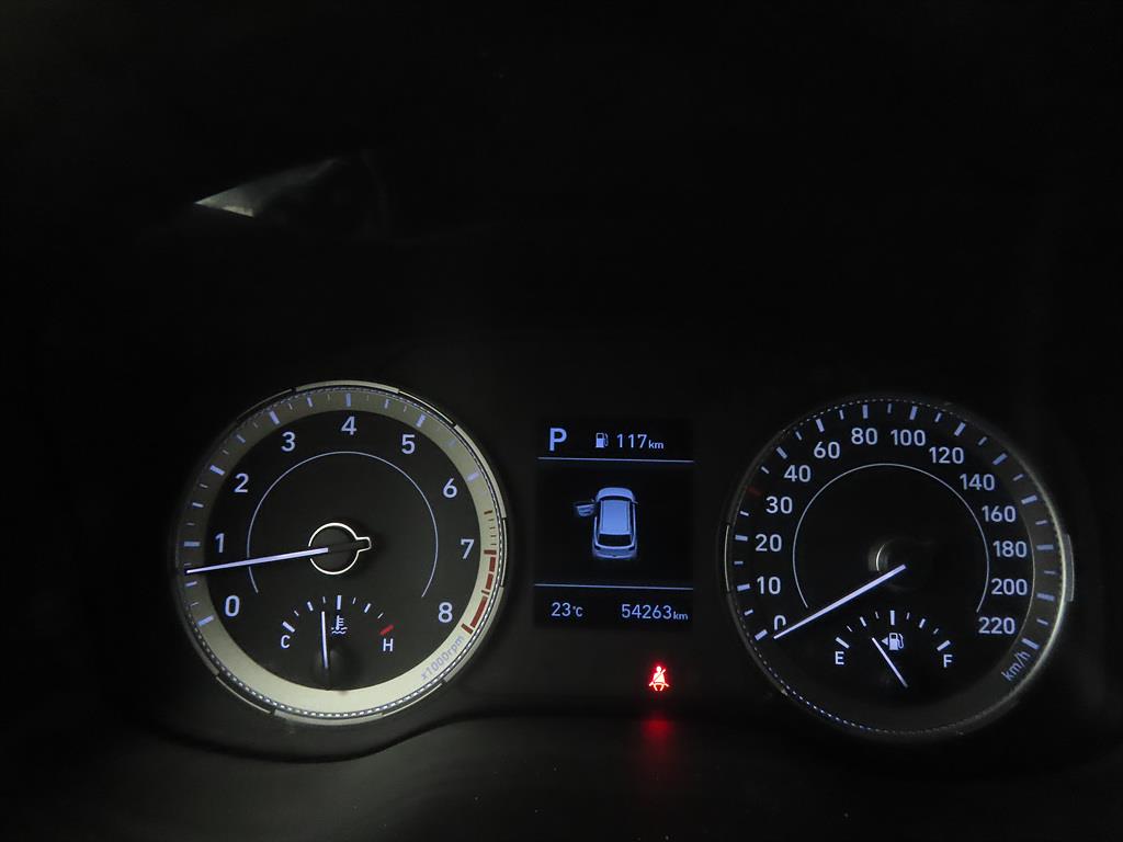 HYUNDAI Venue - Vista 8