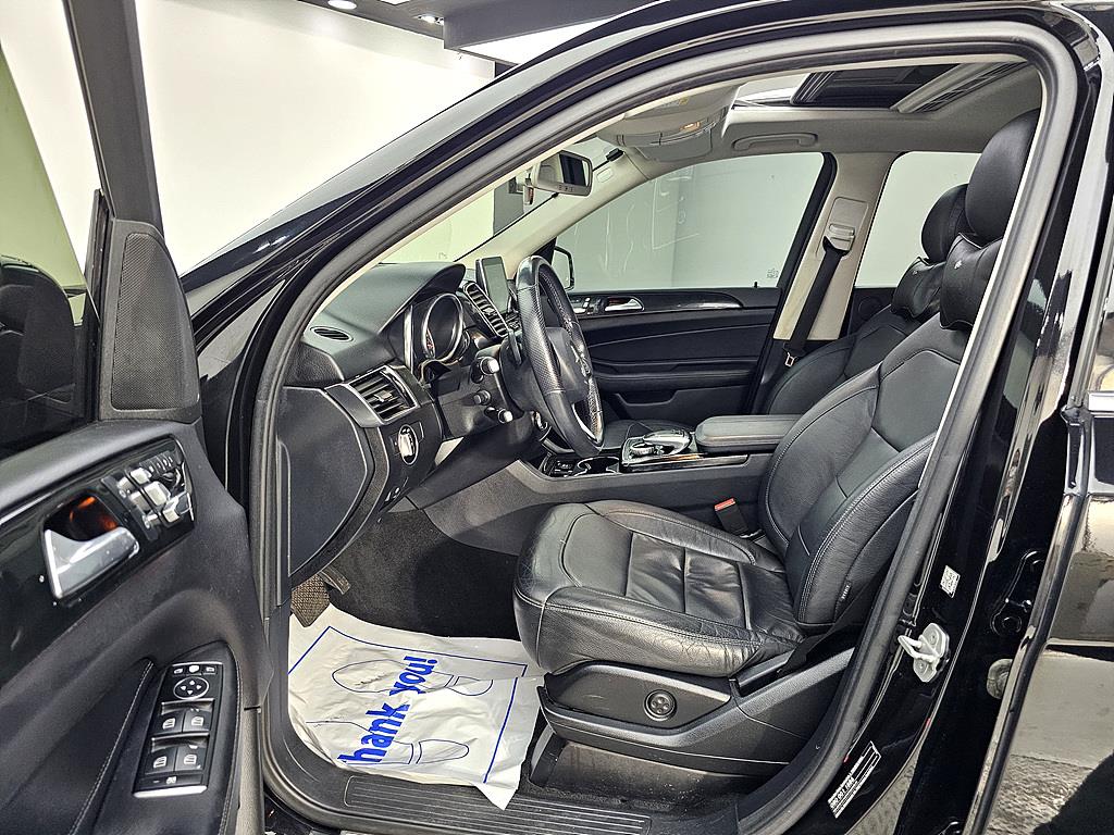 Mercedes Benz GLE Class - Vista 8