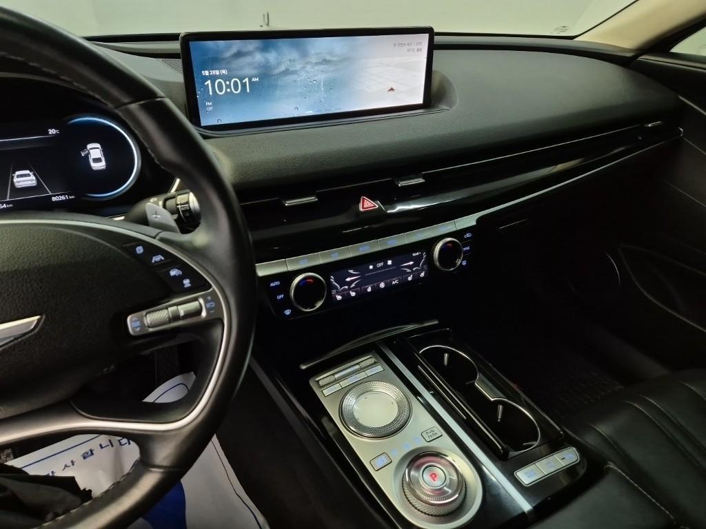Genesis G80 - Vista 10
