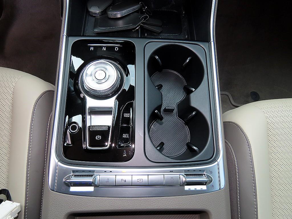 KIA Carnival - Vista 11
