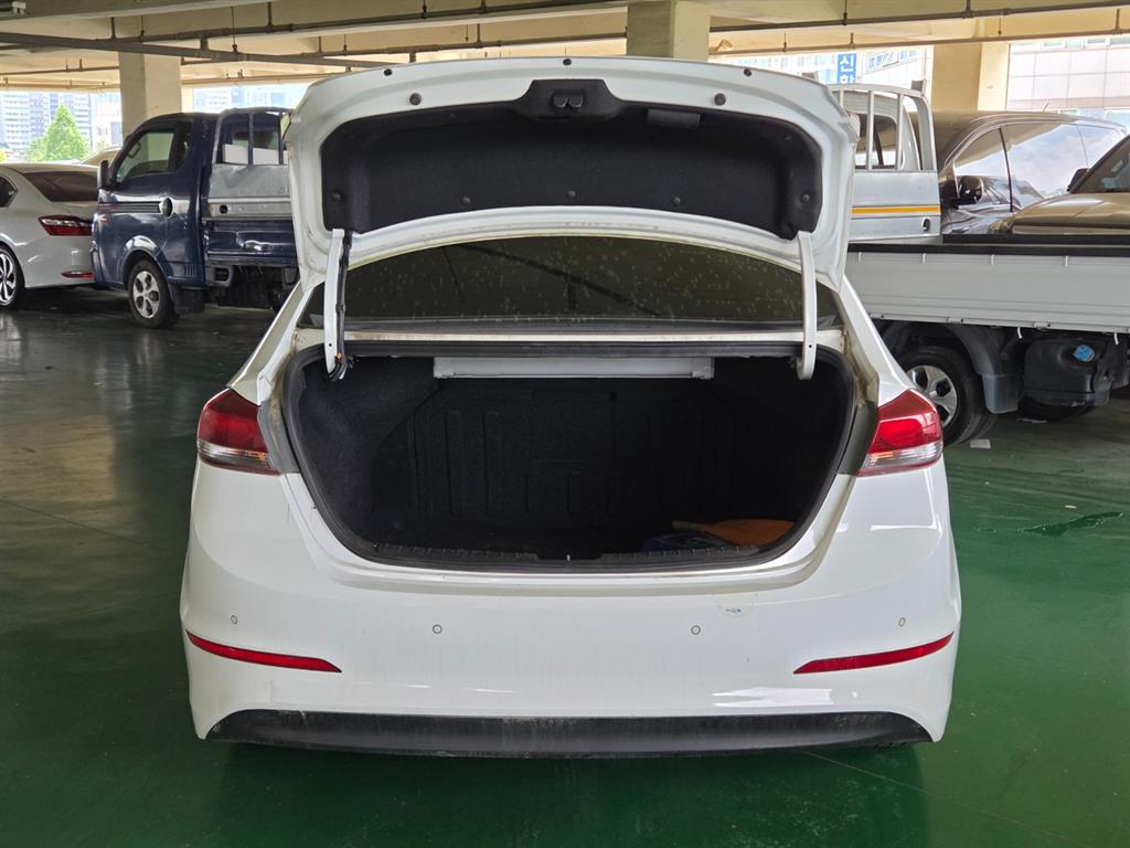 HYUNDAI Avante 2018 Blanco - Importación desde Corea - HF Imports Iquique - Foto 19