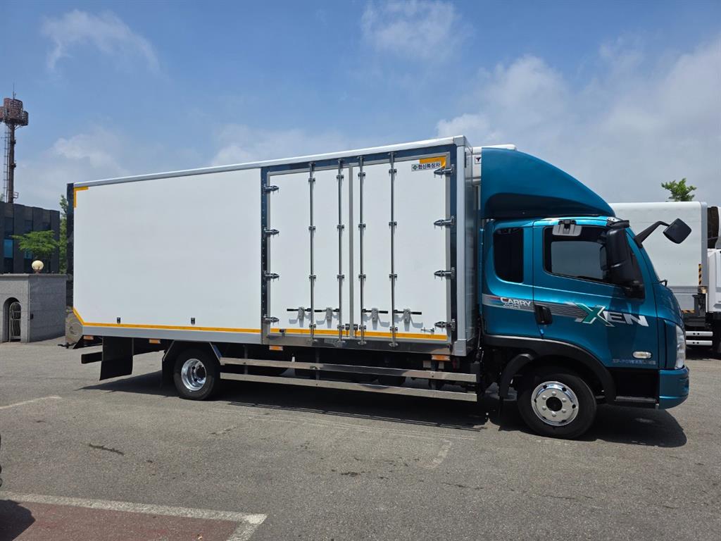 medium and large cargo truck - Vista 4
