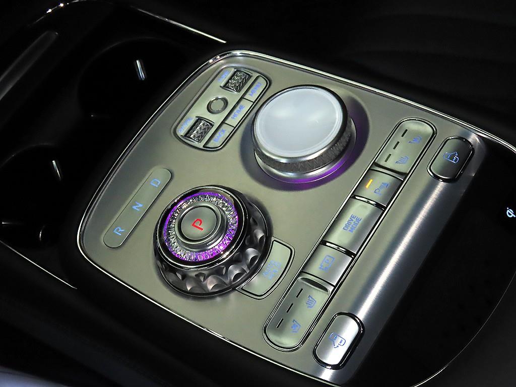 Genesis G90 - Vista 12