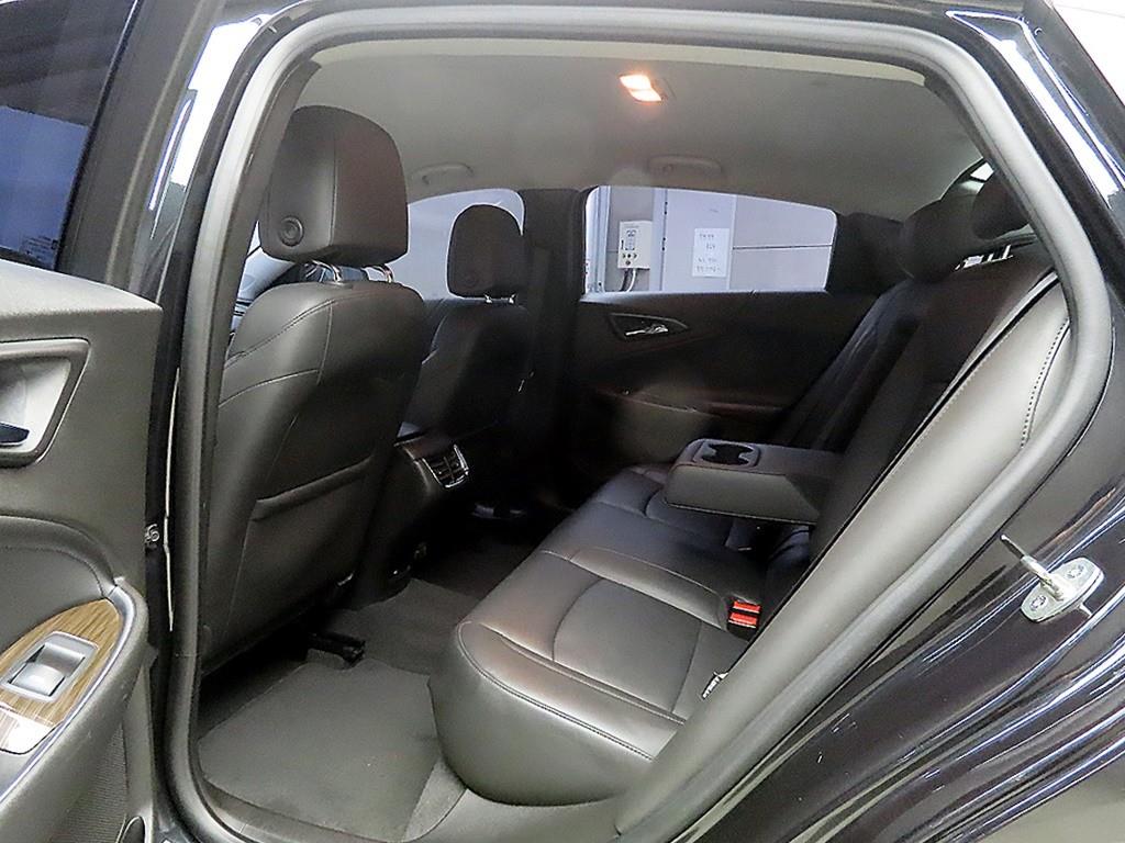 Chevrolet Malibu - Vista 6