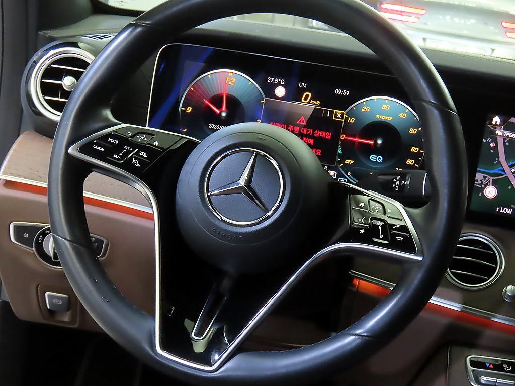 Mercedes Benz E class - Vista 8