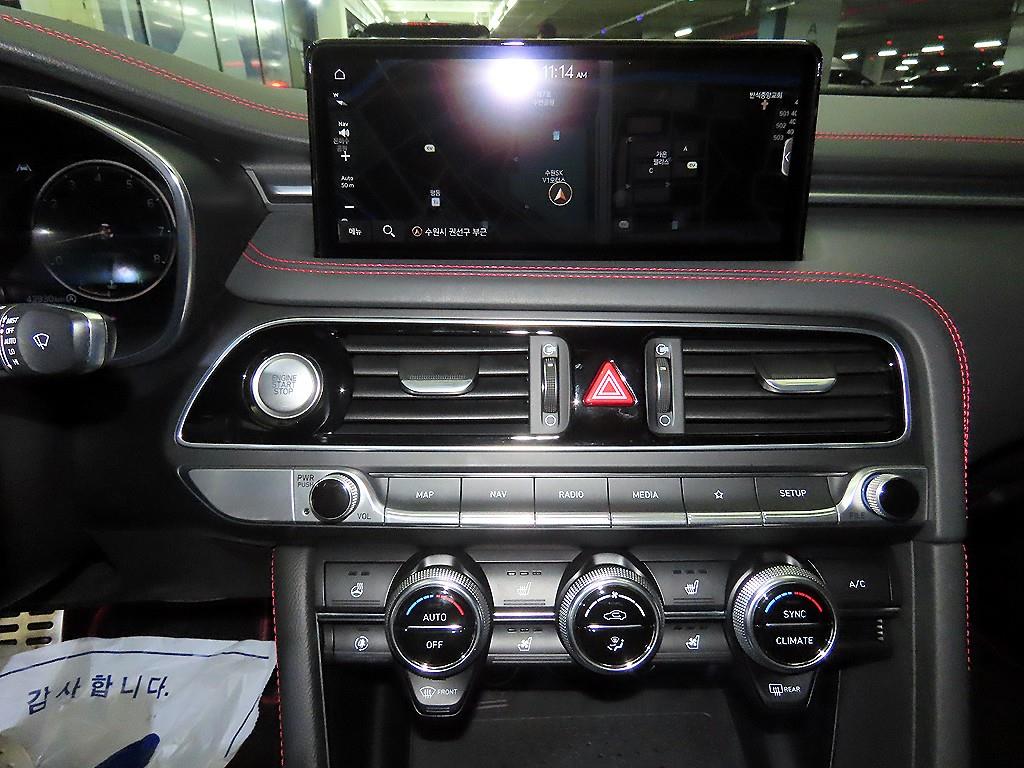 Genesis G70 - Vista 11