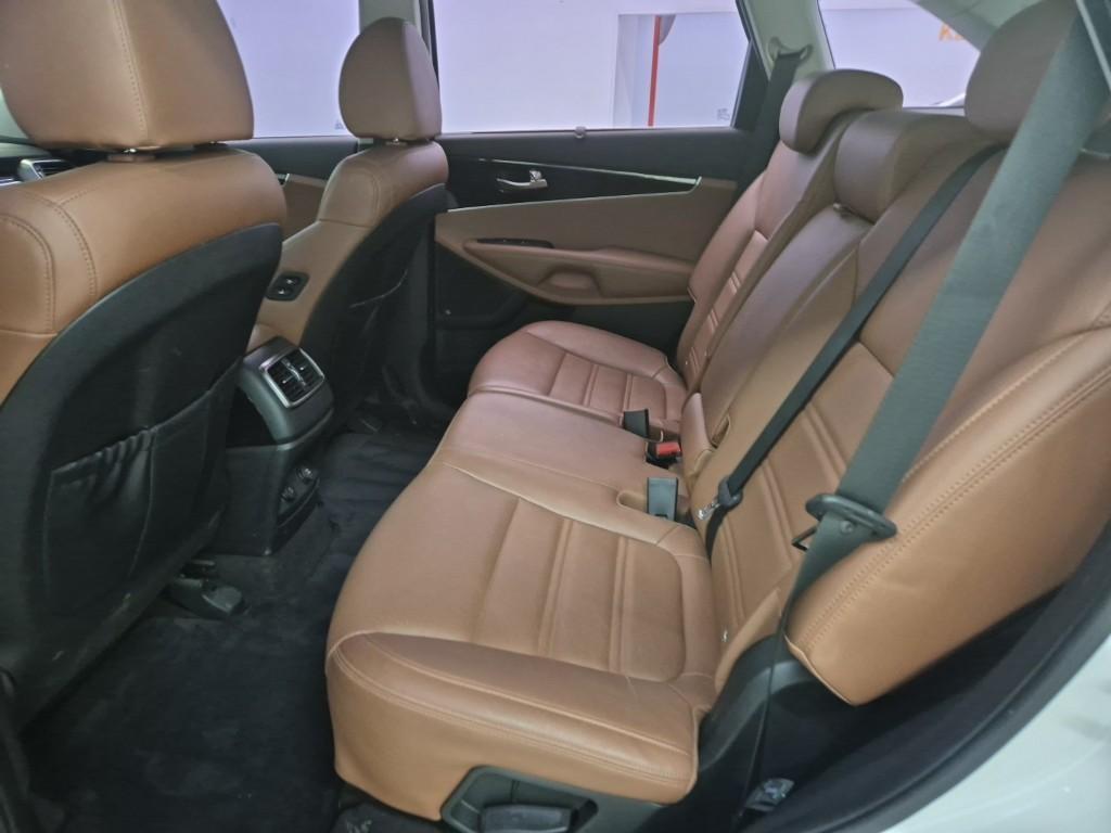 KIA Sorento - Vista 12