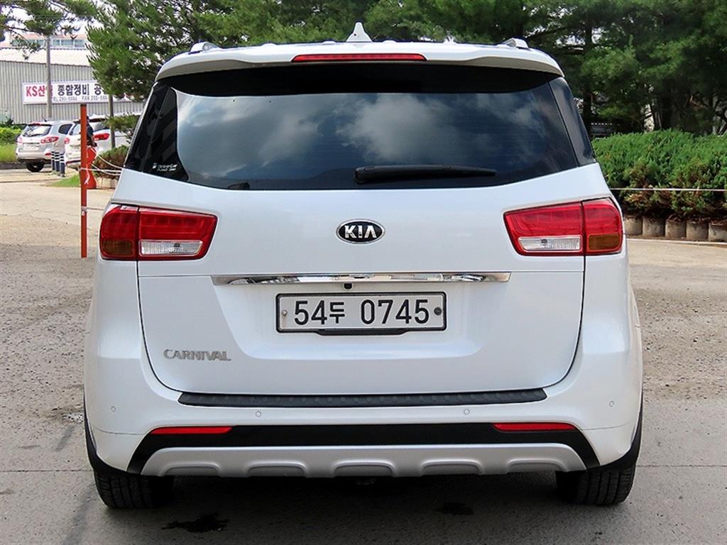 KIA Carnival - Vista 4