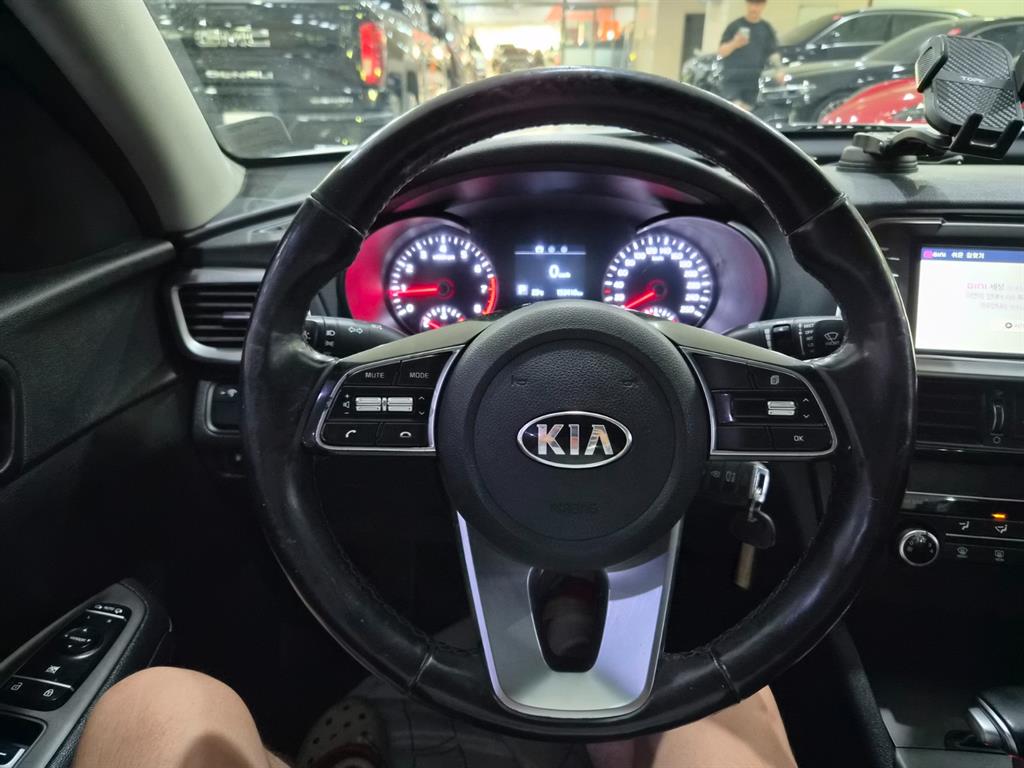 KIA K5 - Vista 8