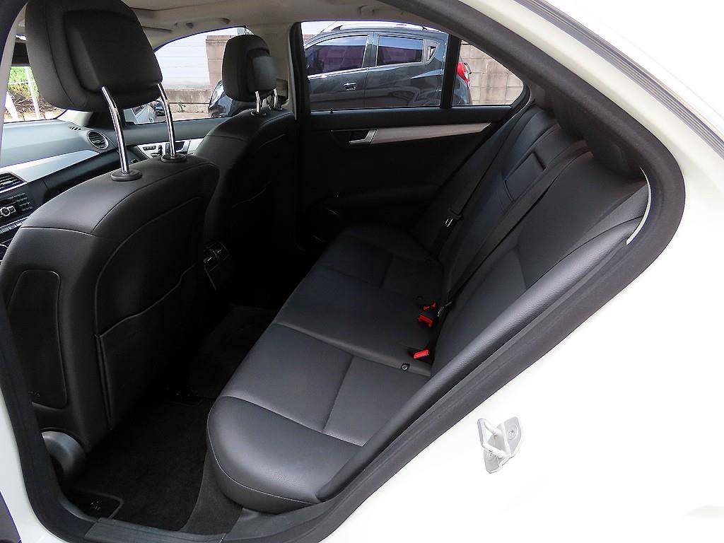 Mercedes Benz C Class - Vista 6