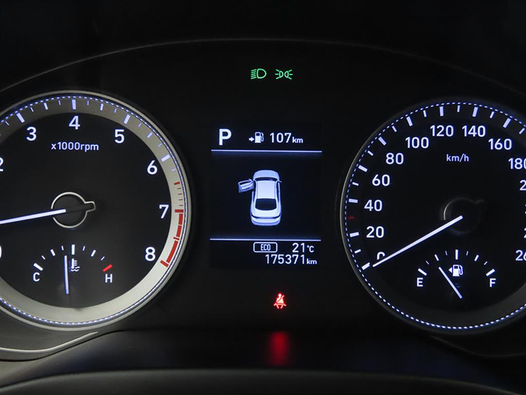 HYUNDAI Grandeur - Vista 9
