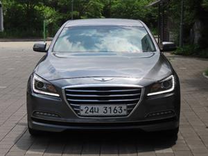 HYUNDAI Genesis - Vista 2