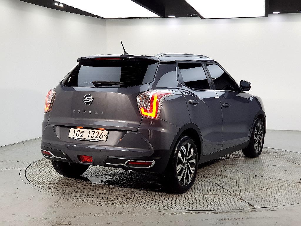 Ssangyong Tivoli - Vista 4
