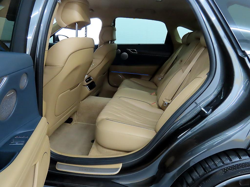 Genesis G80 - Vista 6