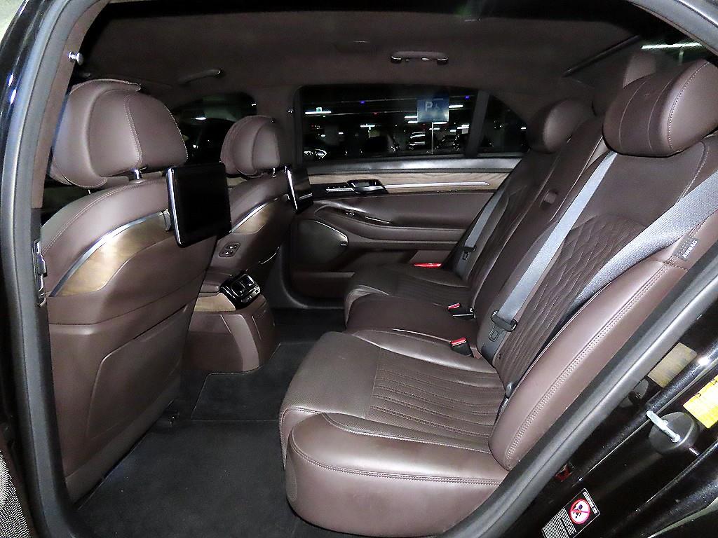 Genesis G90 - Vista 7