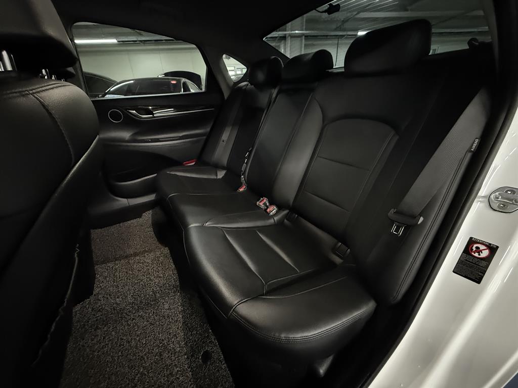 HYUNDAI Grandeur - Vista 6