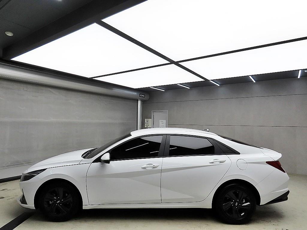 HYUNDAI Avante - Vista 4