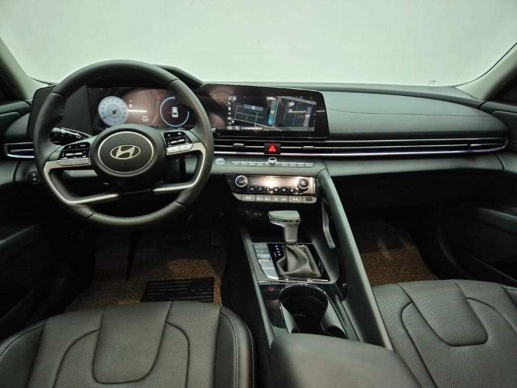 HYUNDAI Avante - Vista 7