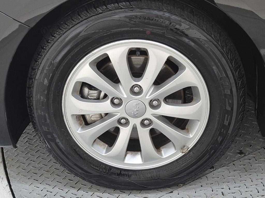 KIA K3 2015 Negro - Importación desde Corea - HF Imports Iquique - Foto 19