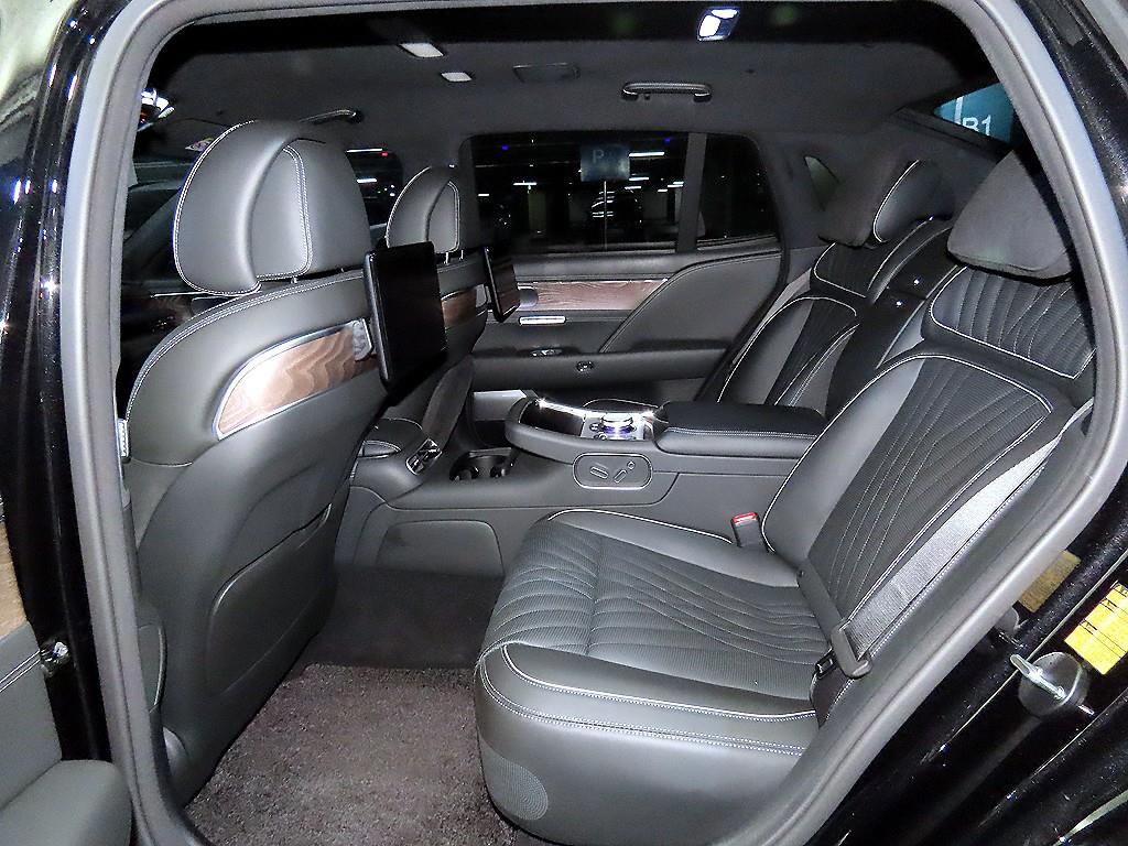 Genesis G90 - Vista 7