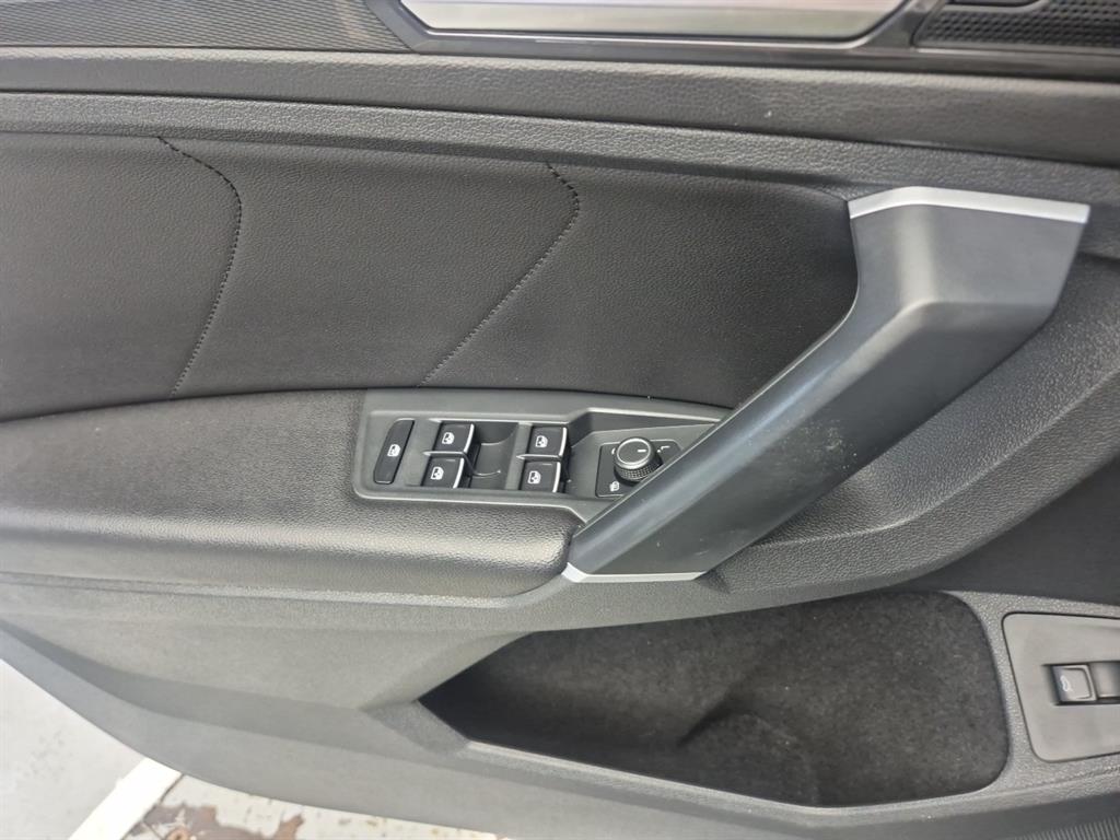 Volkswagen Tiguan 2018 Gris - Importación desde Corea - HF Imports Iquique - Foto 16