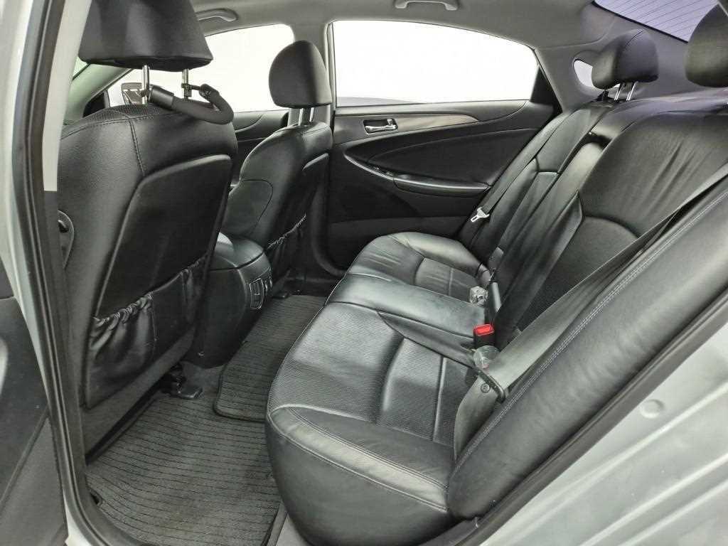 HYUNDAI Sonata - Vista 12