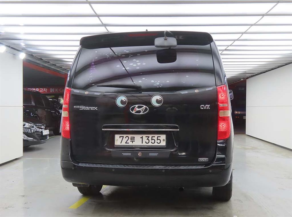 HYUNDAI Starex - Vista 3