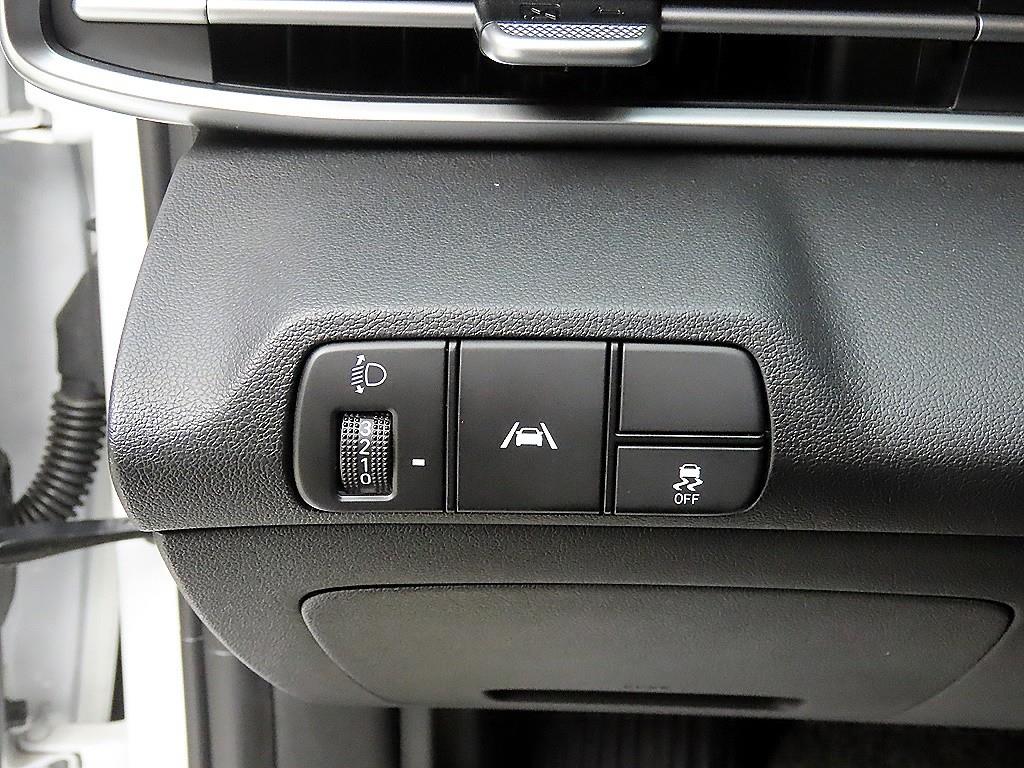 HYUNDAI Avante - Vista 12