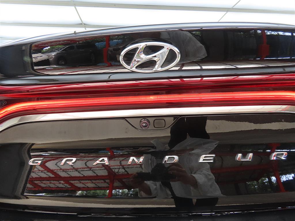HYUNDAI Grandeur 2017 Negro - Importación desde Corea - HF Imports Iquique - Foto 18