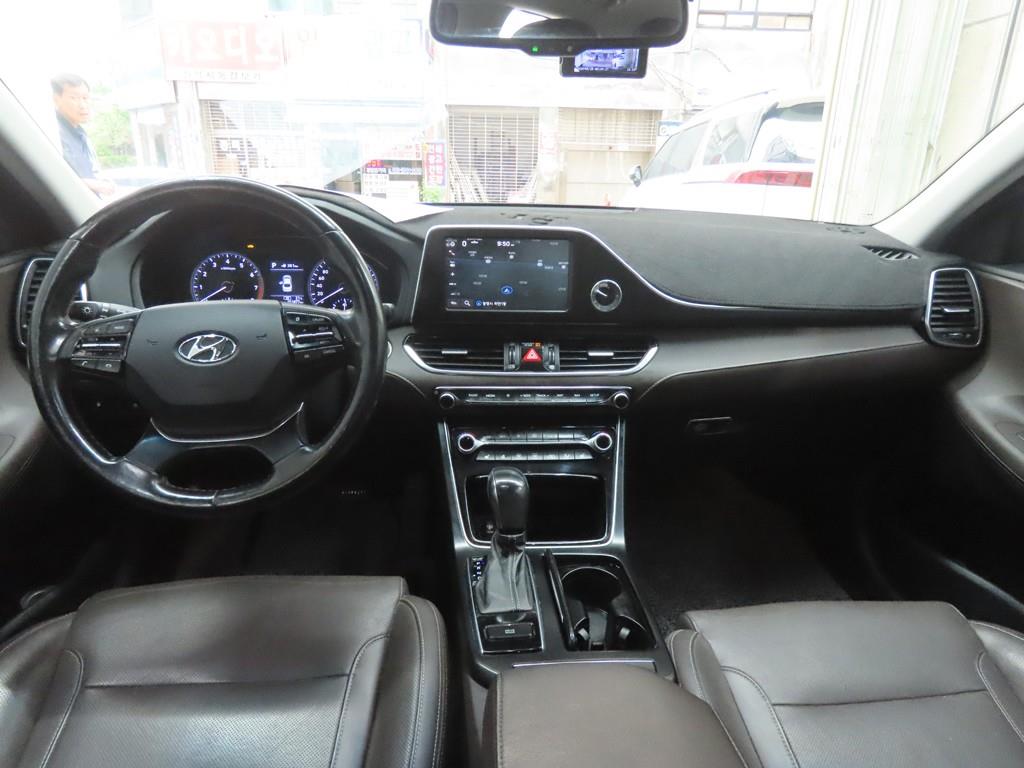 HYUNDAI Grandeur - Vista 7