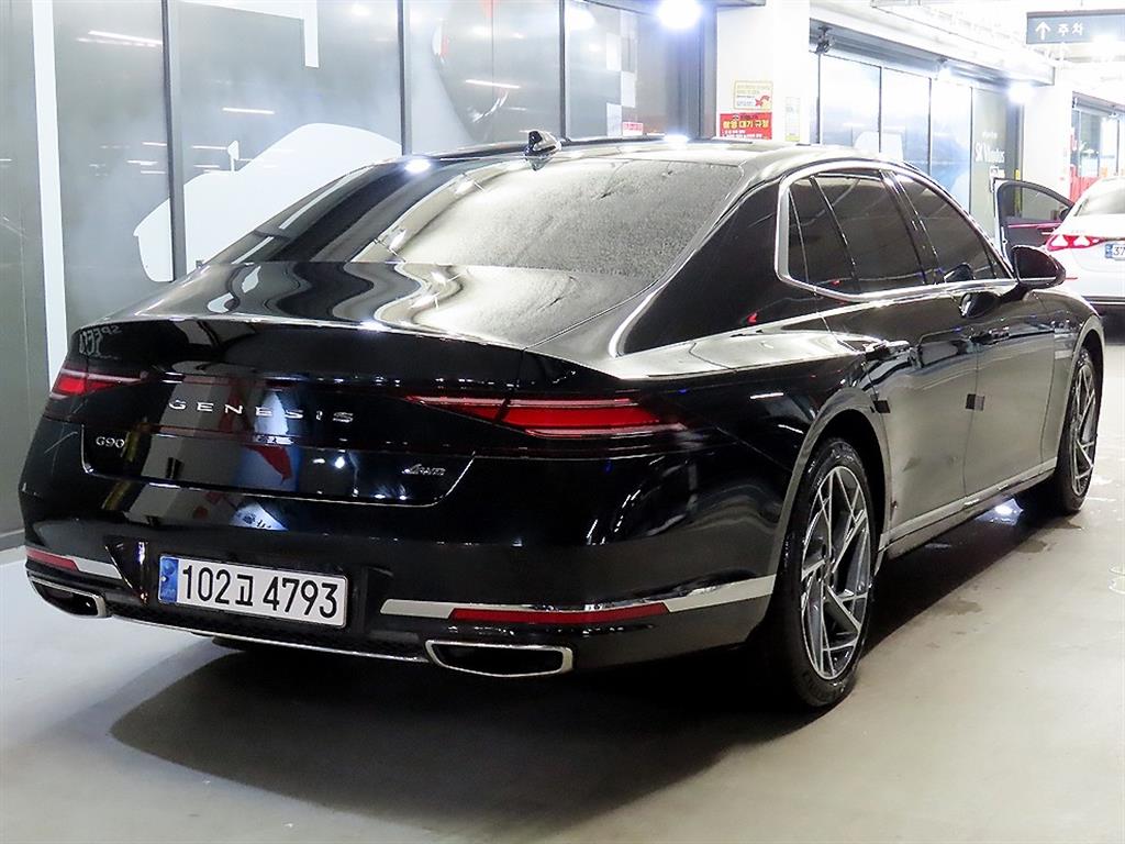 Genesis G90 - Vista 4