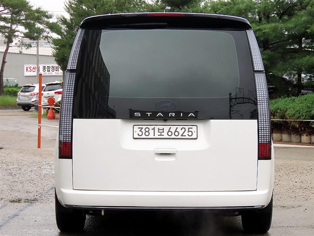 HYUNDAI Staria - Vista 4