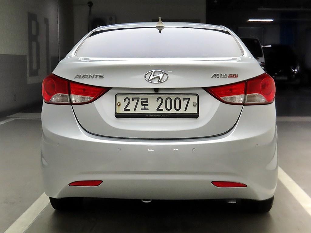 HYUNDAI Avante - Vista 4