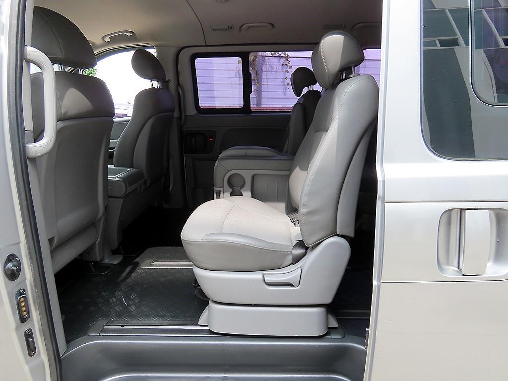 HYUNDAI Starex - Vista 6