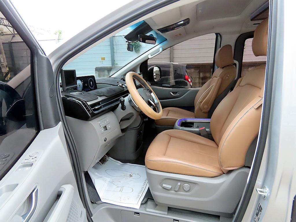 HYUNDAI Staria - Vista 5