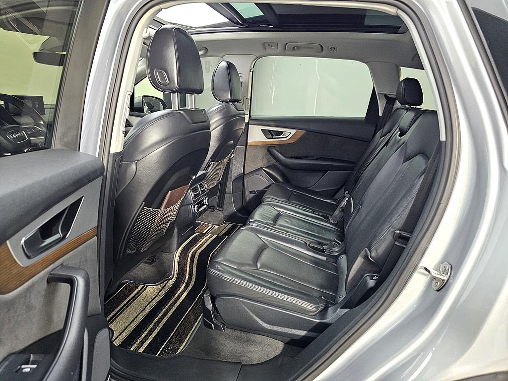 Audi Q7 - Vista 9