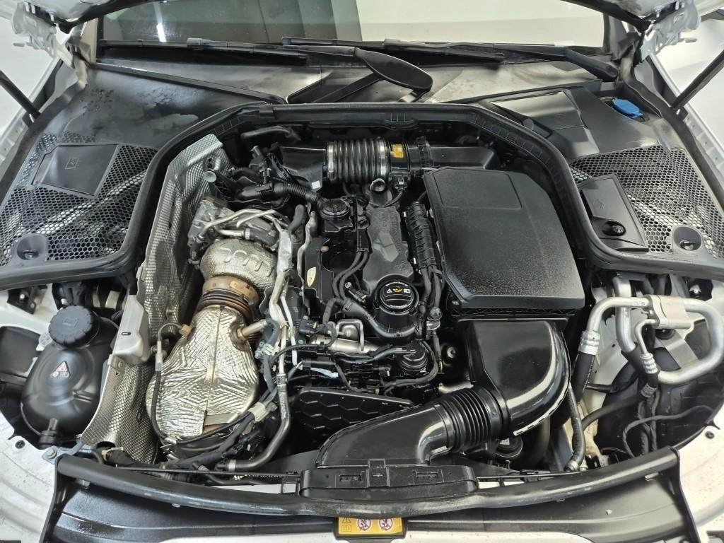 Mercedes Benz C Class - Vista 5