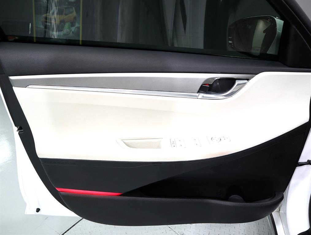 HYUNDAI Grandeur - Vista 8