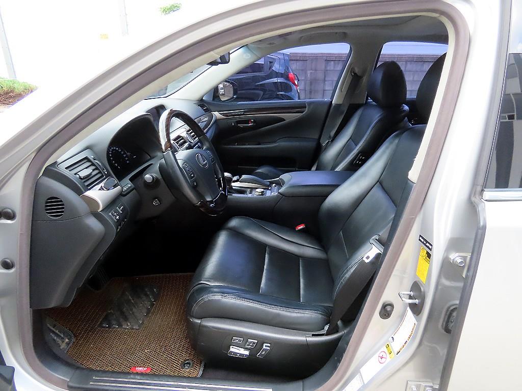 Lexus LS - Vista 5