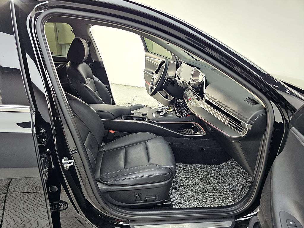 HYUNDAI Grandeur - Vista 11