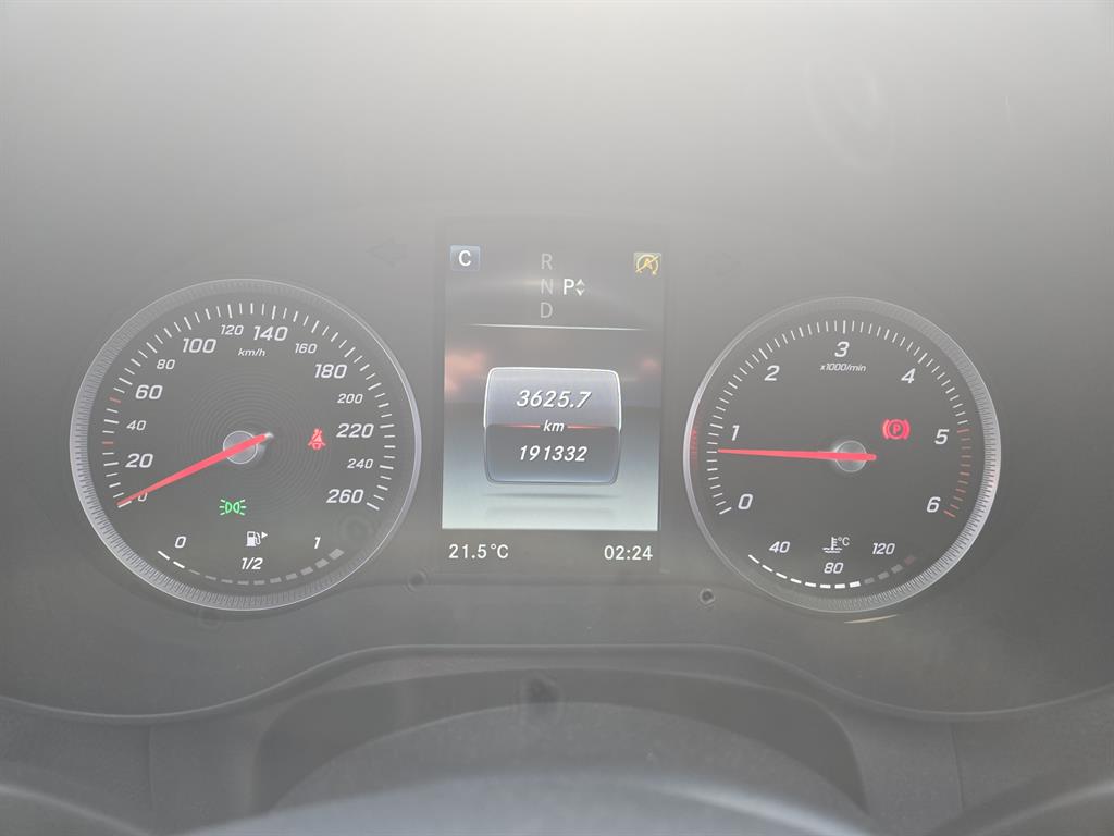 Mercedes Benz GLC Class - Vista 7
