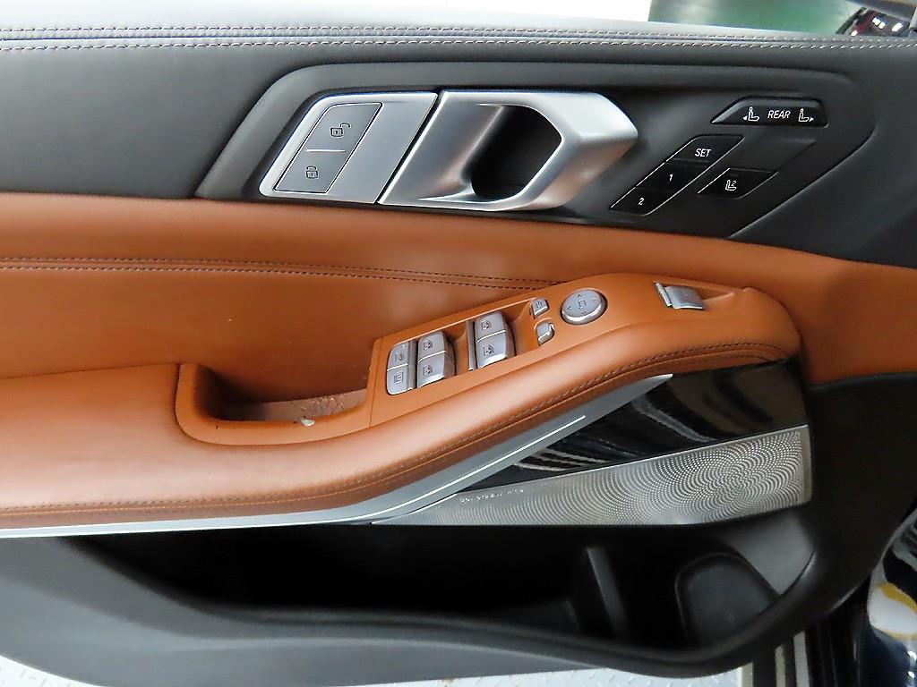 BMW X7 - Vista 11