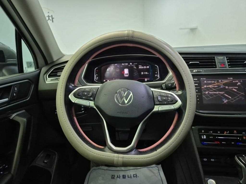 Volkswagen Tiguan - Vista 9