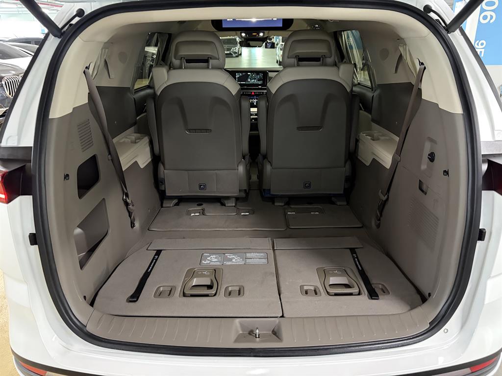KIA Carnival - Vista 8