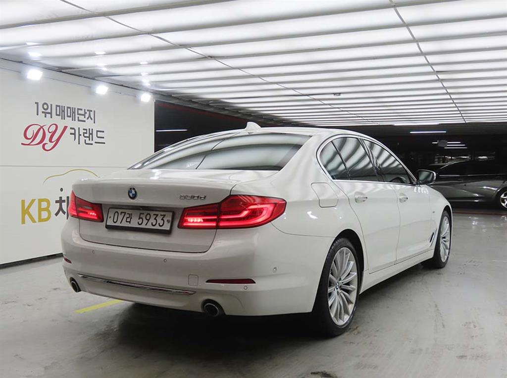 BMW 5 Series - Vista 4