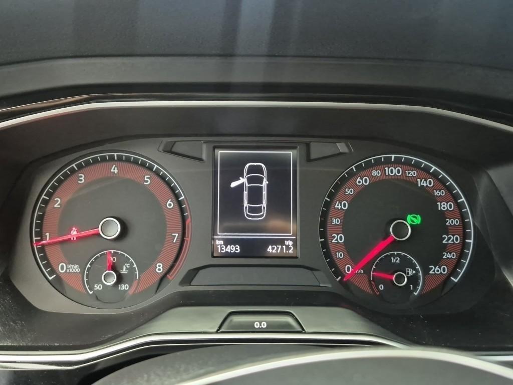 Volkswagen Jetta - Vista 5