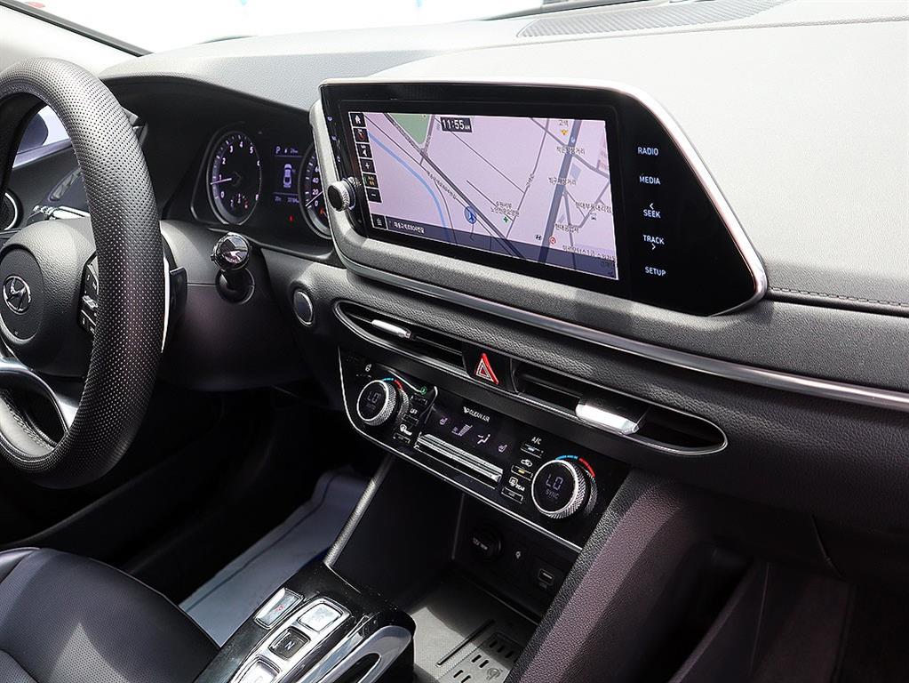 HYUNDAI Sonata - Vista 12
