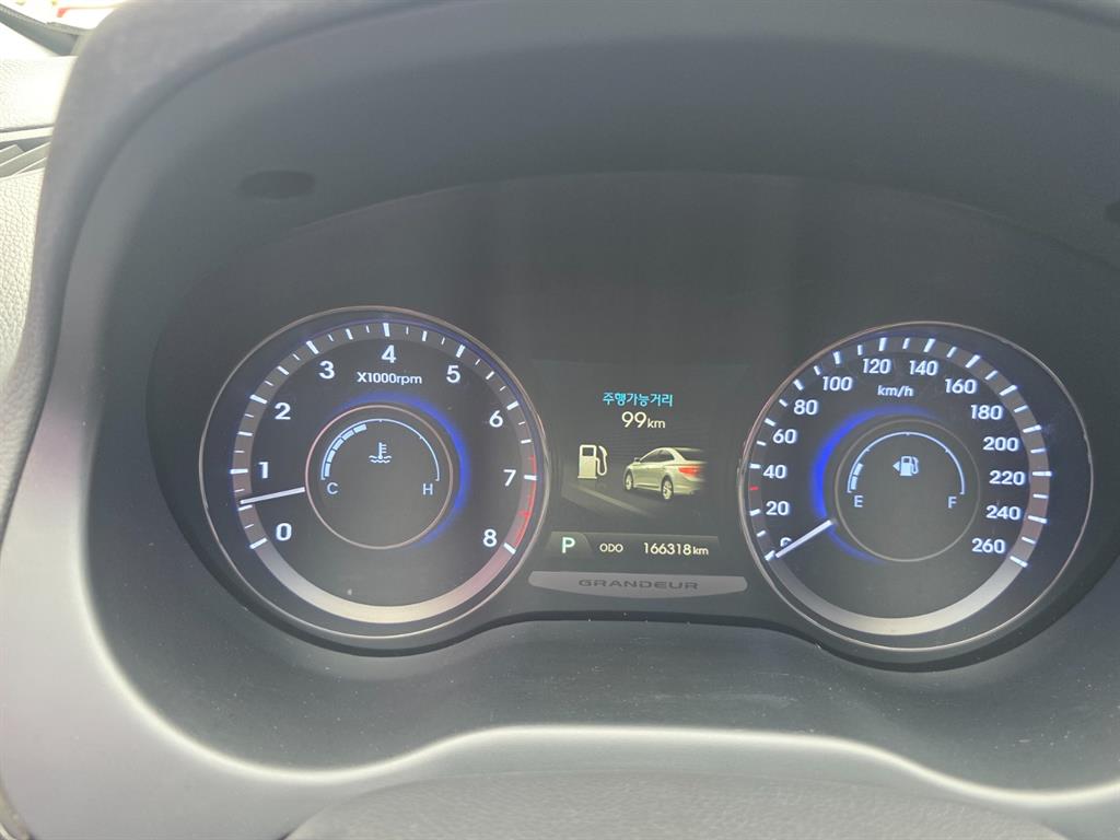 HYUNDAI Grandeur - Vista 12
