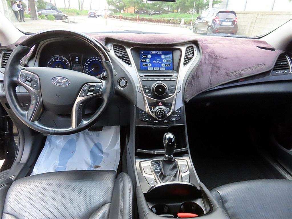 HYUNDAI Grandeur - Vista 7