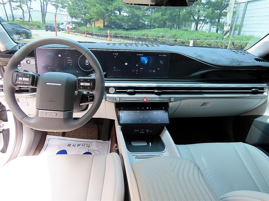 HYUNDAI Grandeur - Vista 7